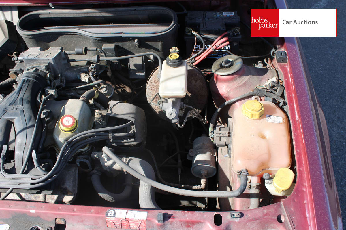 FORD ESCORT XR3I CONVERTIBLE image 31