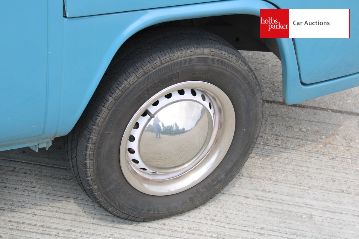 VOLKSWAGEN CAMPER VAN image 11