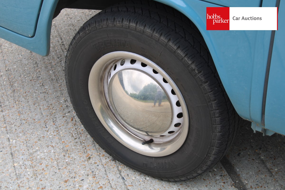 VOLKSWAGEN CAMPER VAN image 14