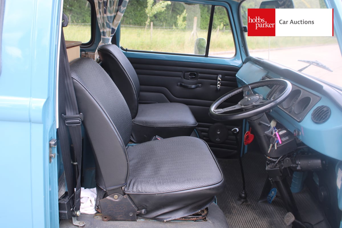VOLKSWAGEN CAMPER VAN image 34