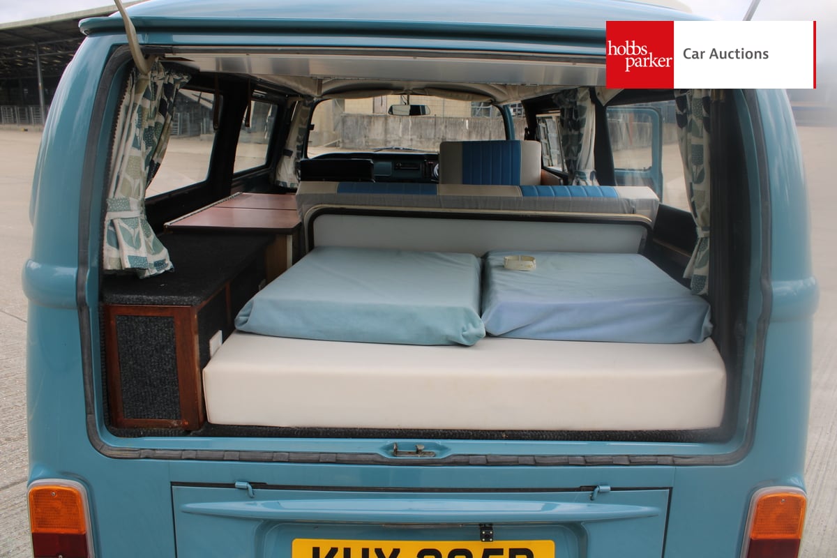 VOLKSWAGEN CAMPER VAN image 35