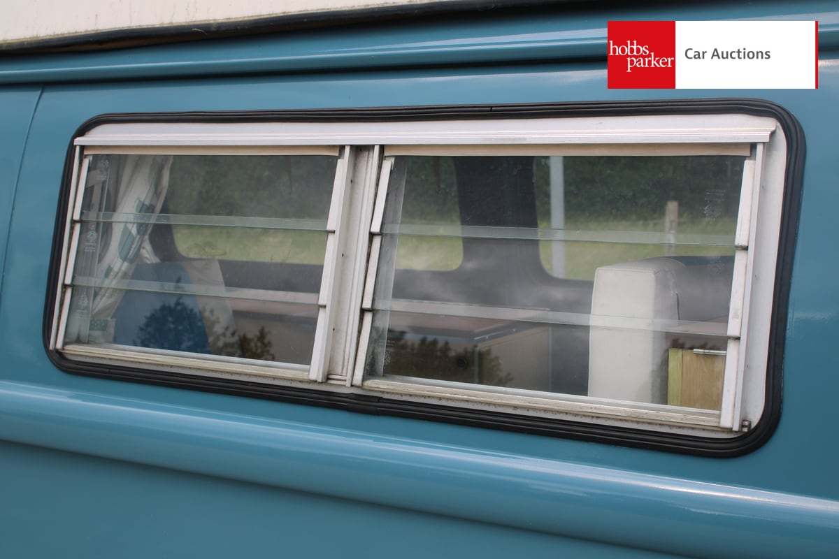 VOLKSWAGEN CAMPER VAN image 41