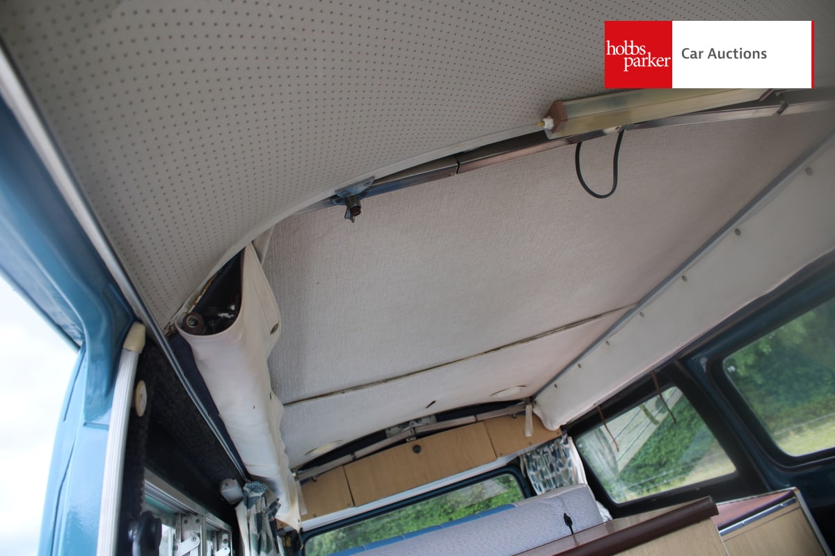 VOLKSWAGEN CAMPER VAN image 45