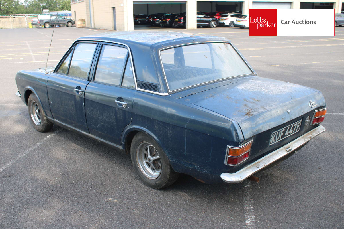FORD CORTINA 1300 DELUXE image 6