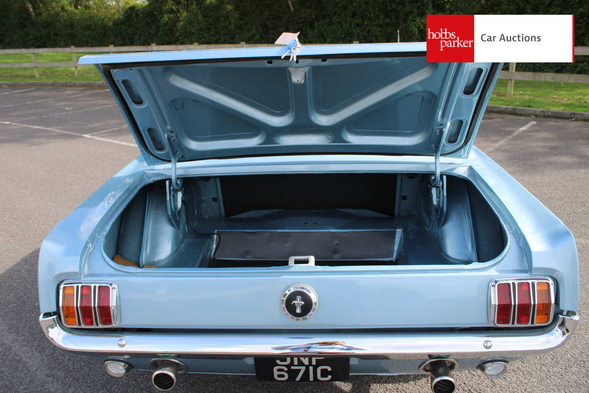 FORD Mustang Coupe image 34