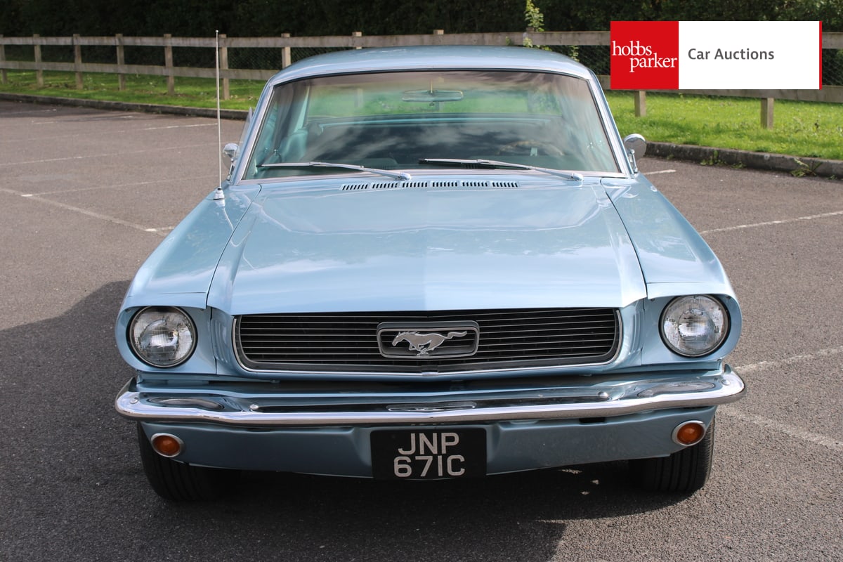 FORD Mustang Coupe image 52