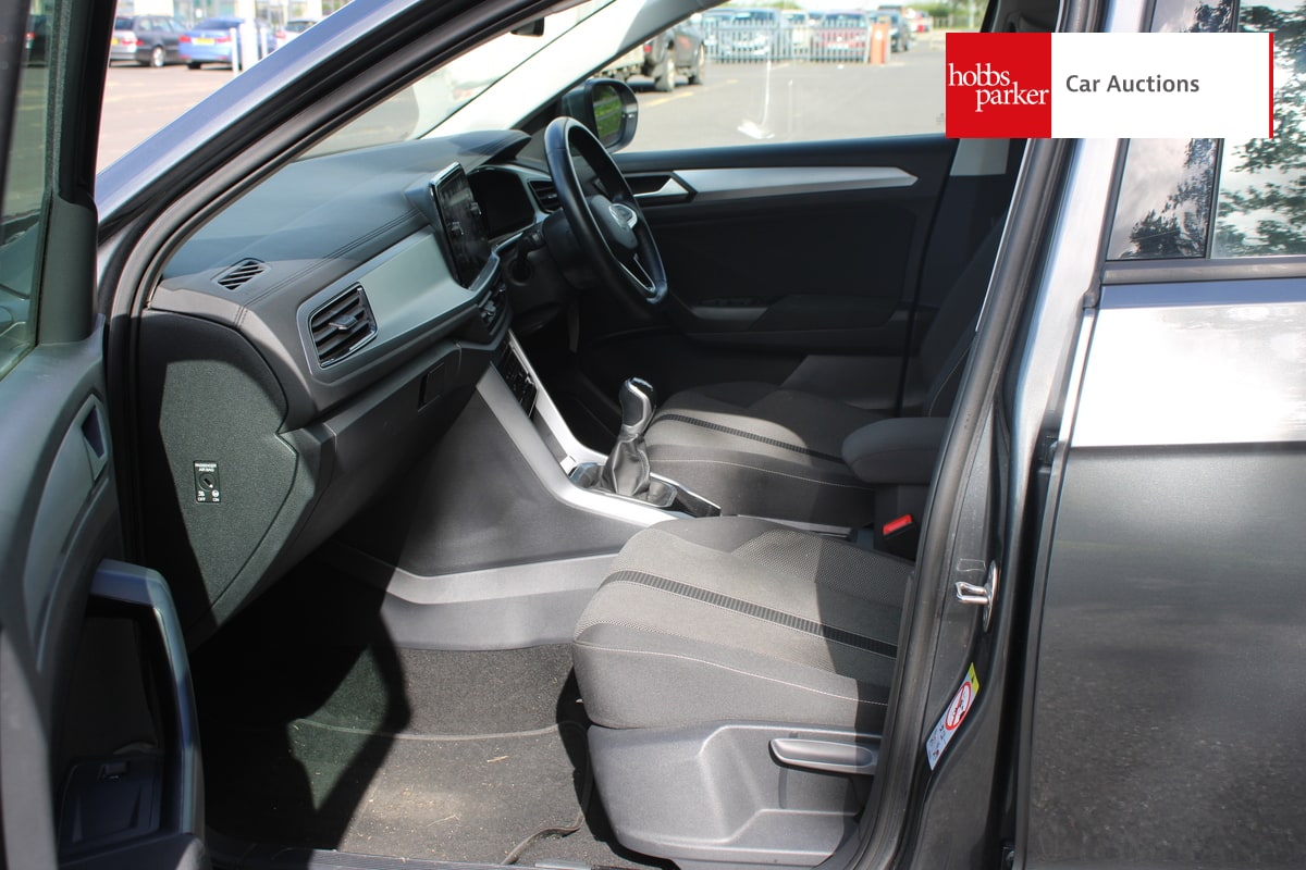 VOLKSWAGEN T-ROC LIFE TSI image 13