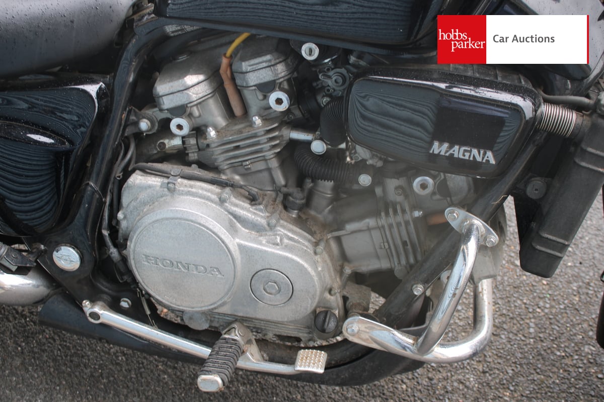 HONDA SUPER MAGNA 700 image 11