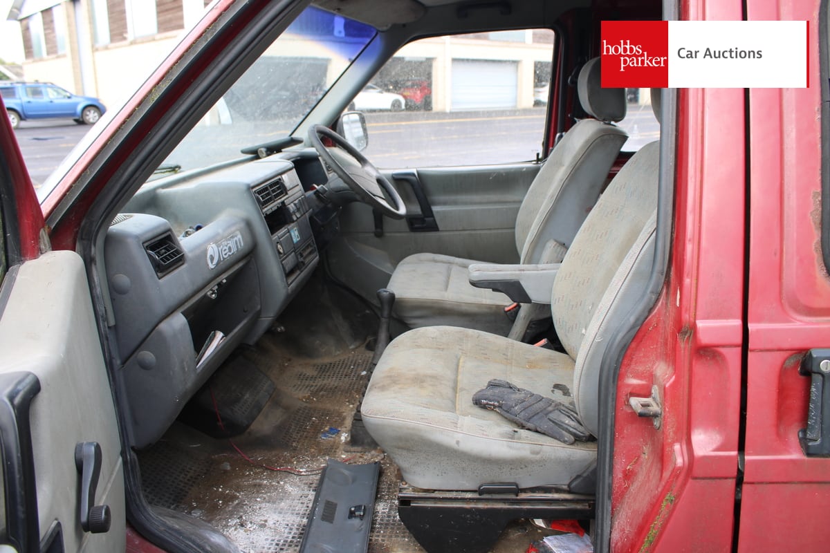 VOLKSWAGEN TRANSPORTER CARAVELLE image 11