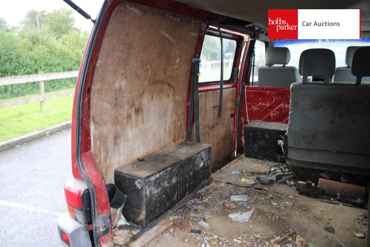 VOLKSWAGEN TRANSPORTER CARAVELLE image 16