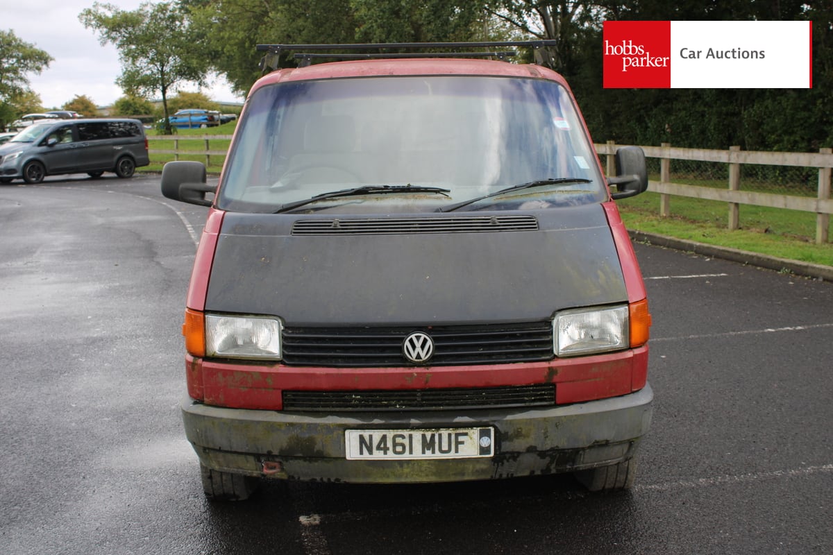 VOLKSWAGEN TRANSPORTER CARAVELLE image 8