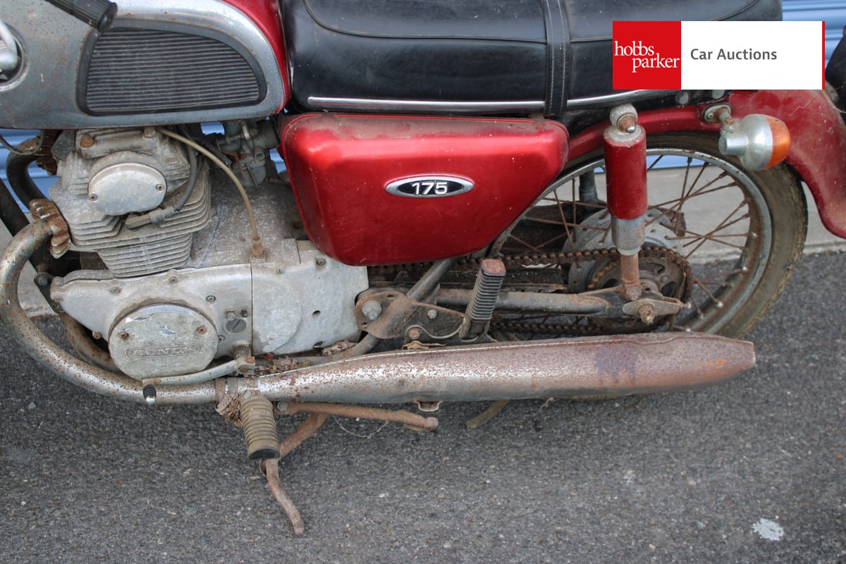 HONDA CD175 image 10