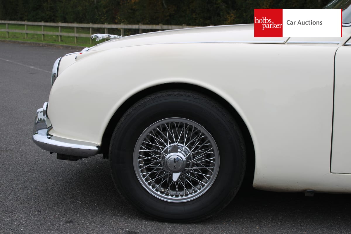JAGUAR 240 image 10