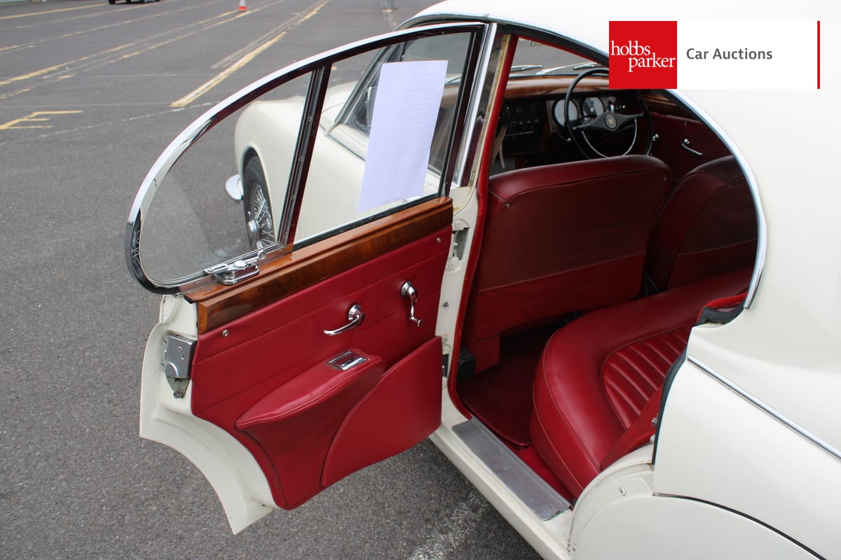 JAGUAR 240 image 23