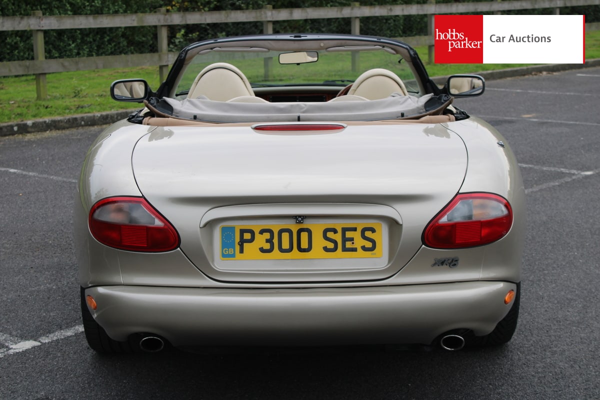 JAGUAR XK8 CONVERTIBLE AUTO image 5