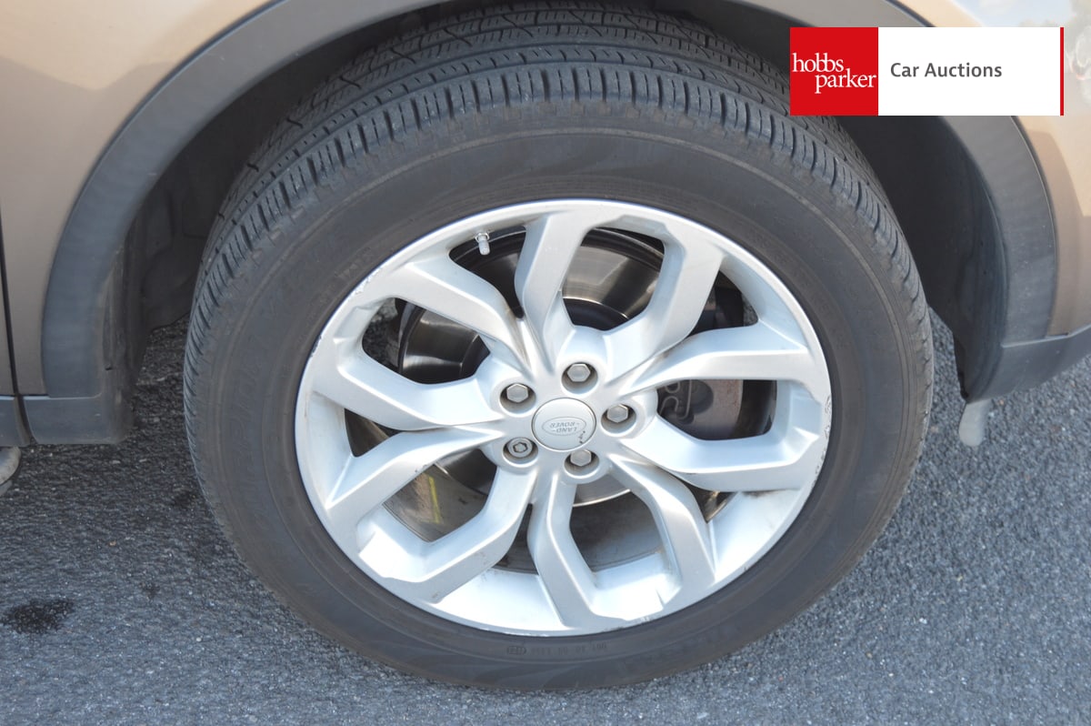 LAND ROVER DISCOVERY SPORT HSE TD4 A image 12