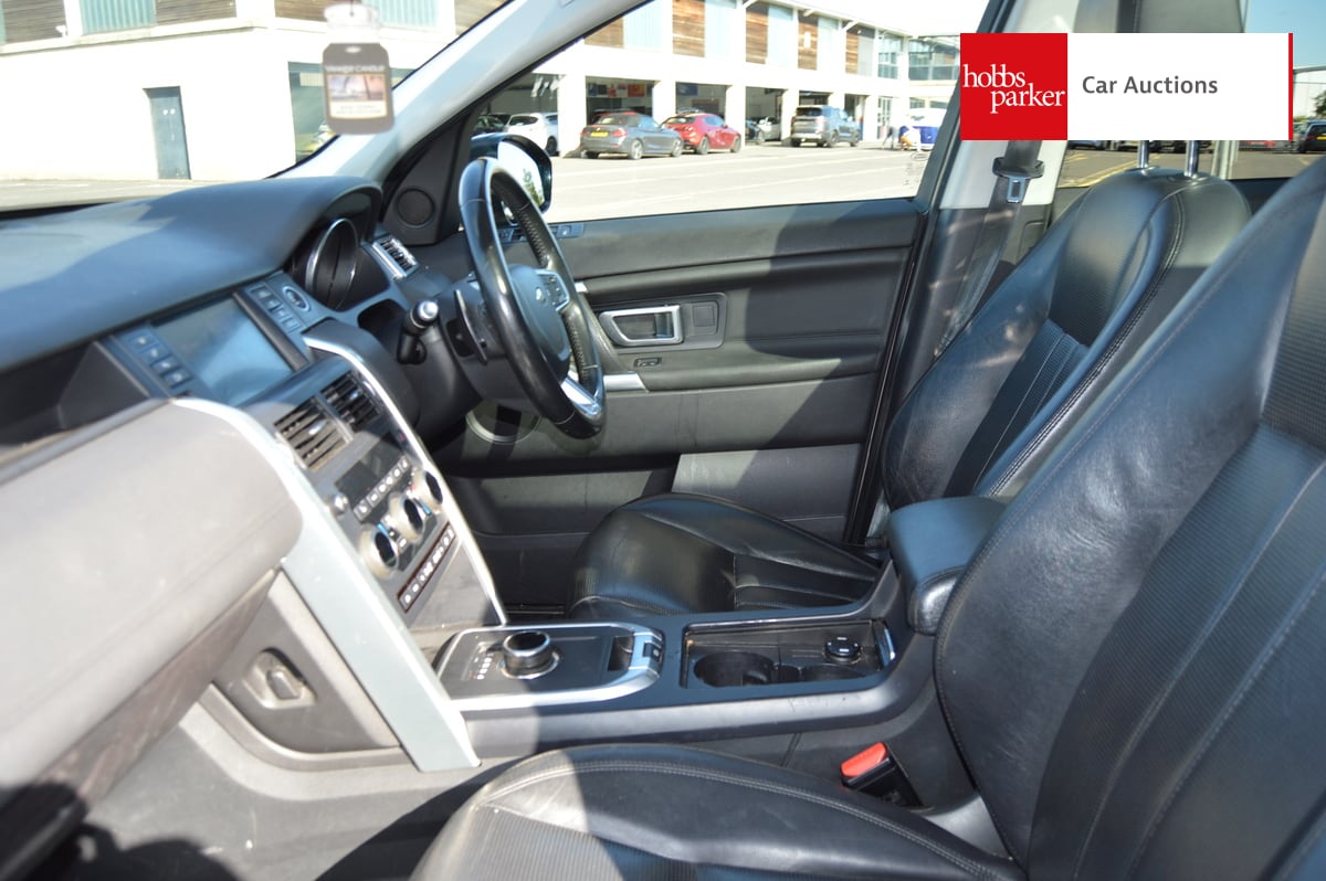 LAND ROVER DISCOVERY SPORT HSE TD4 A image 13