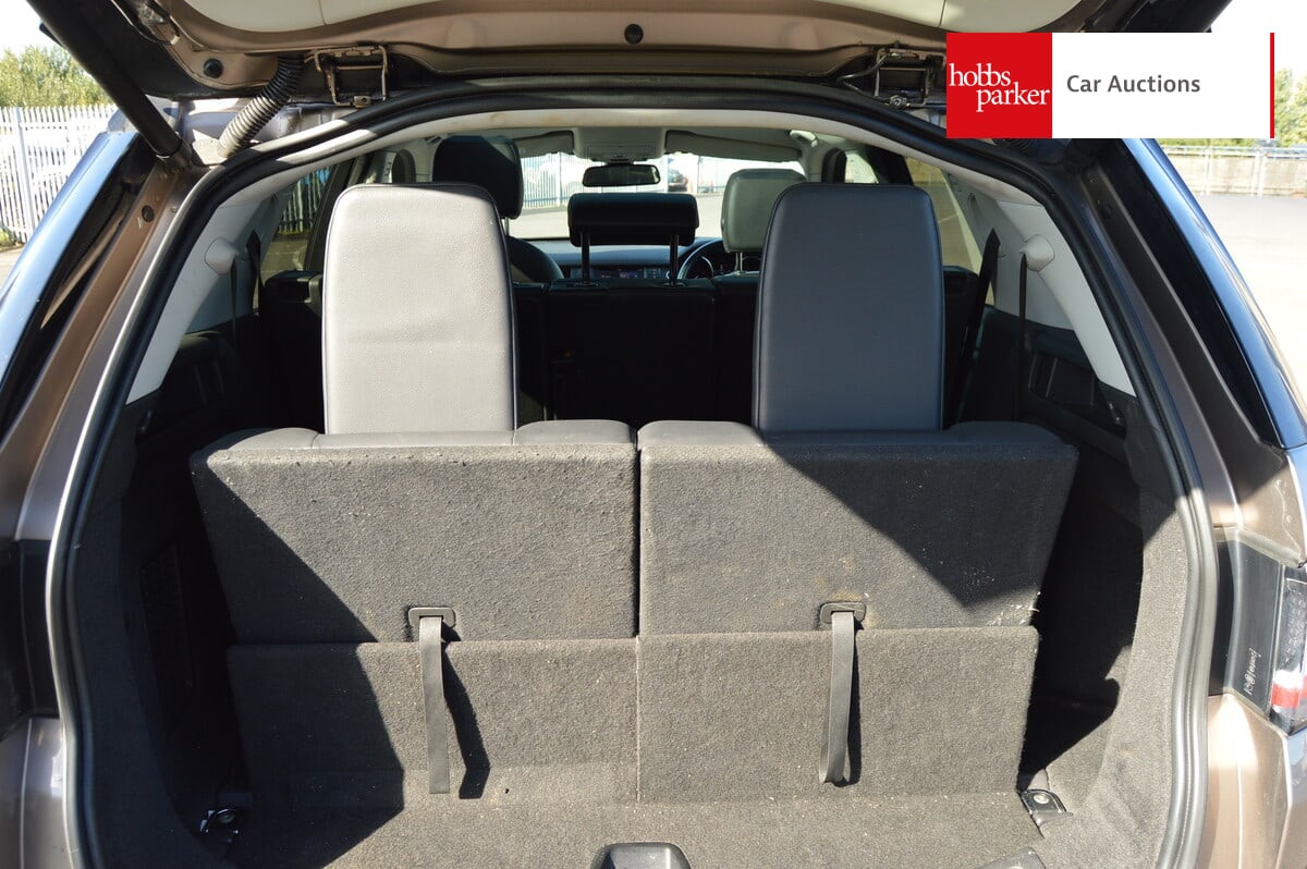 LAND ROVER DISCOVERY SPORT HSE TD4 A image 15