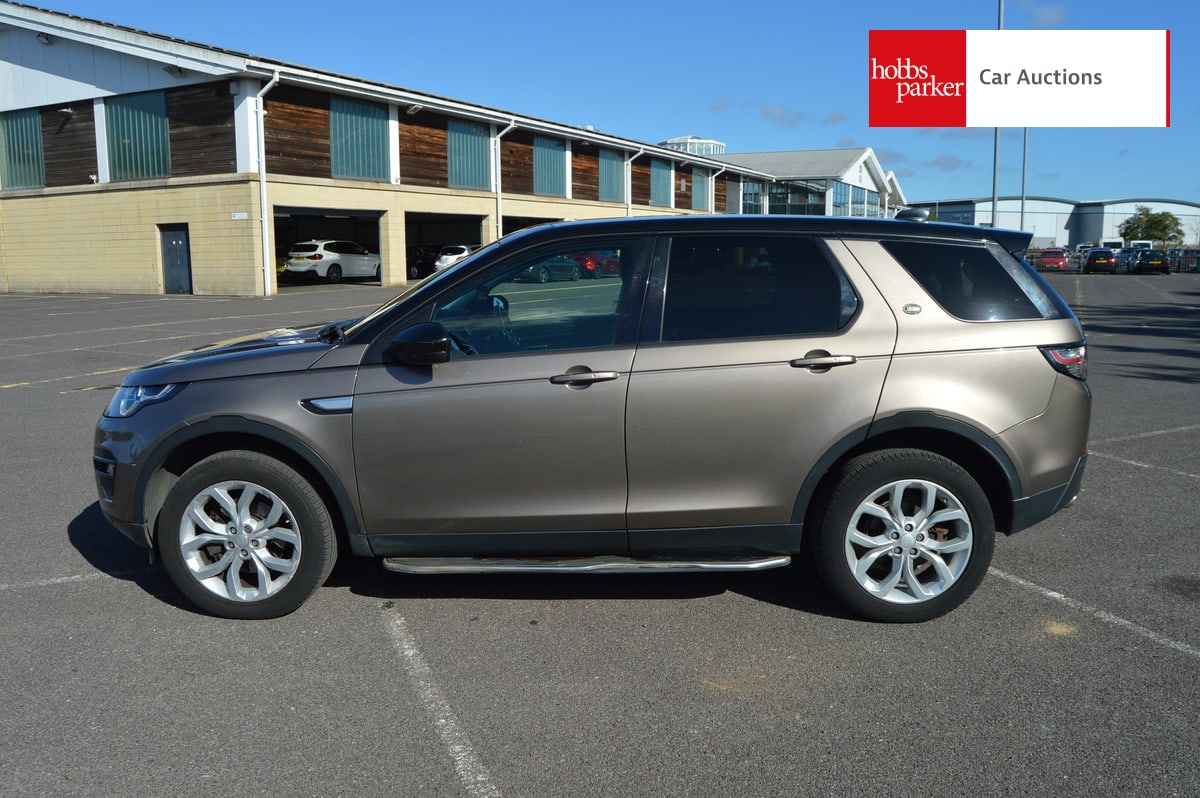 LAND ROVER DISCOVERY SPORT HSE TD4 A image 6