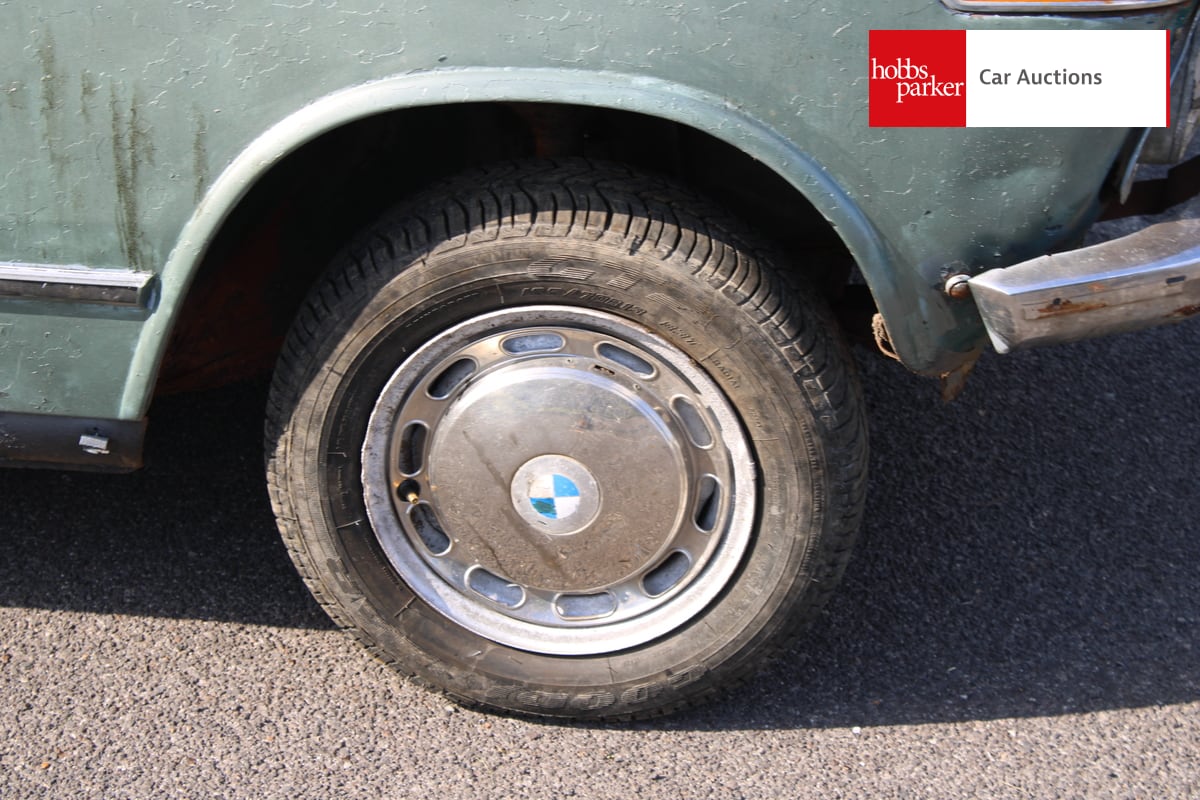 BMW 1602 image 13