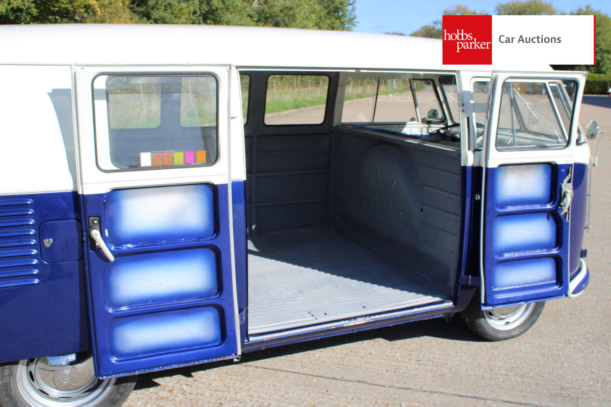 VOLKSWAGEN TYPE 2 SPLIT SCREEN COMBI CAMPER image 16