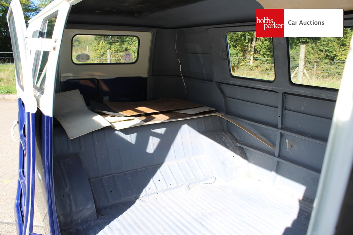 VOLKSWAGEN TYPE 2 SPLIT SCREEN COMBI CAMPER image 18