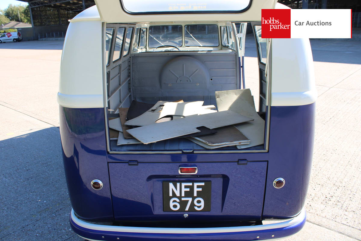 VOLKSWAGEN TYPE 2 SPLIT SCREEN COMBI CAMPER image 25