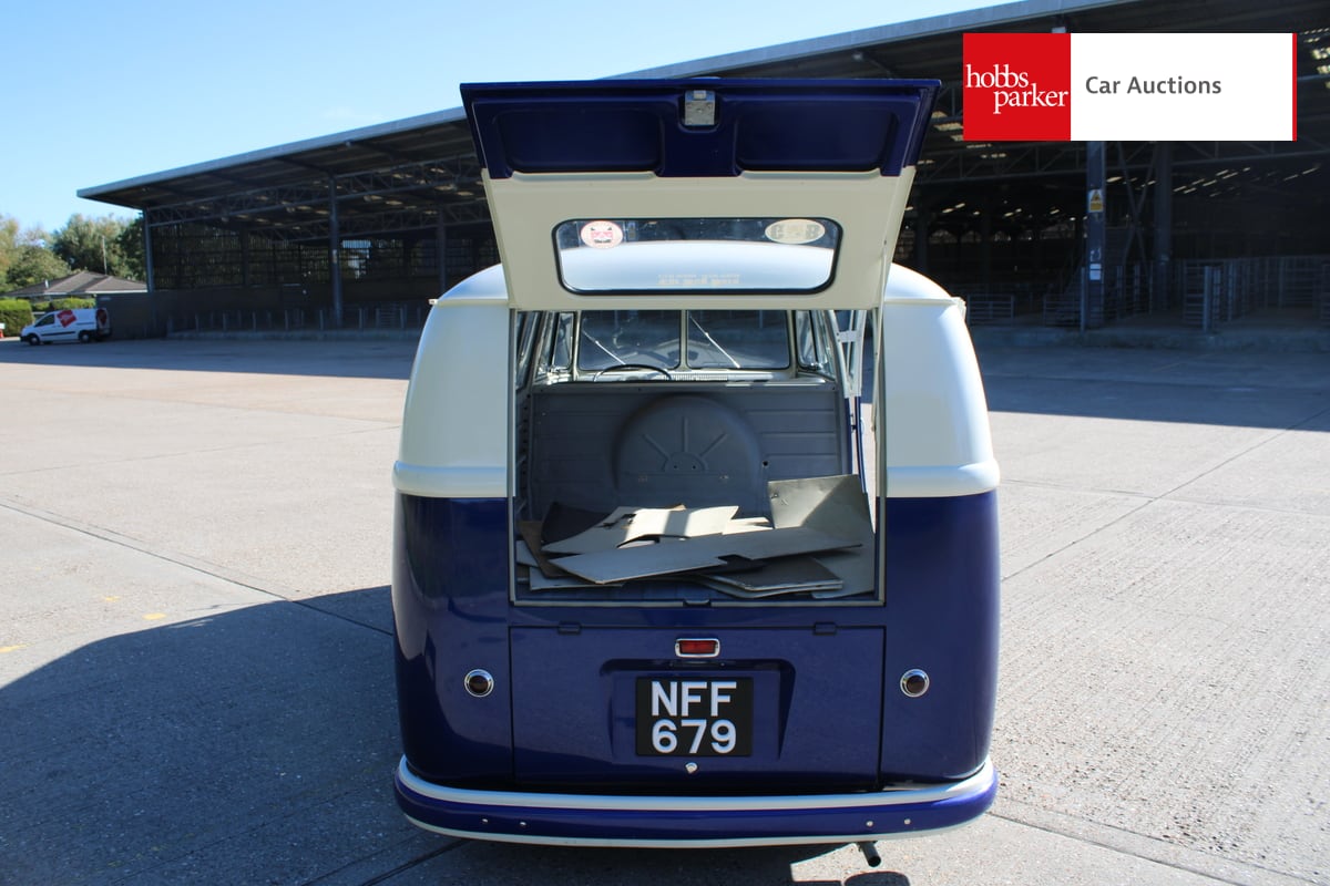VOLKSWAGEN TYPE 2 SPLIT SCREEN COMBI CAMPER image 26