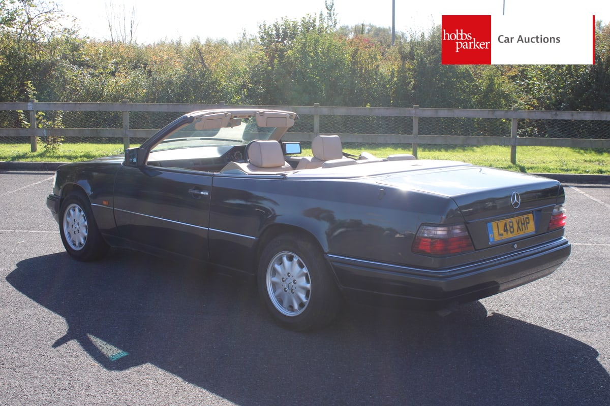 MERCEDES E320 A124 AUTO image 6