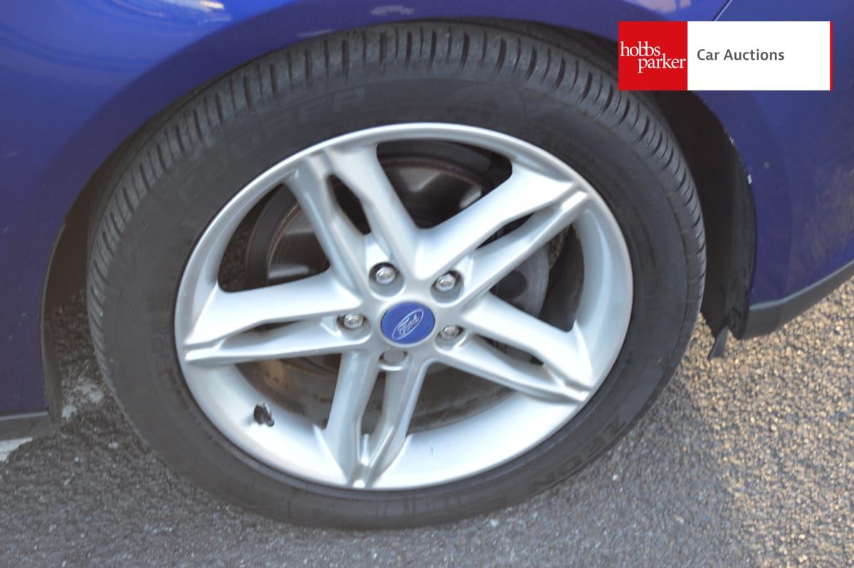 FORD FOCUS TITANIUM image 12