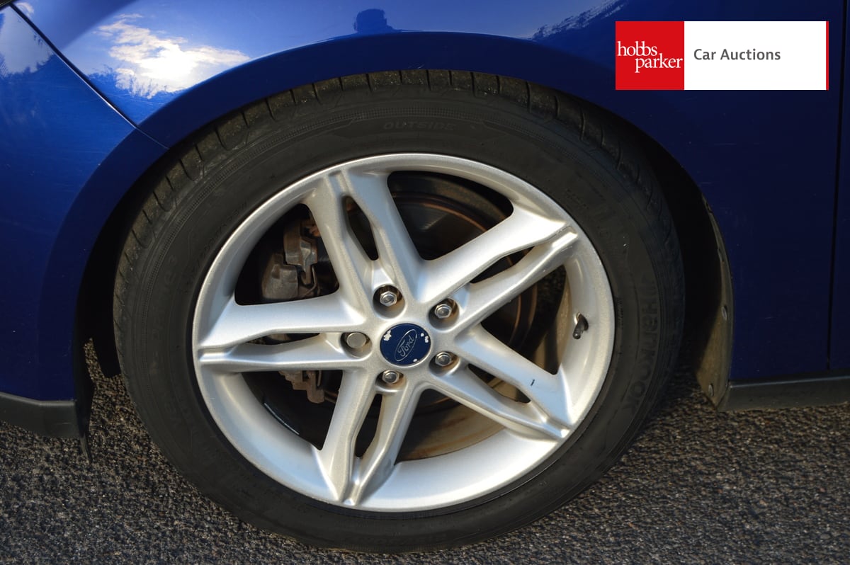FORD FOCUS TITANIUM image 9