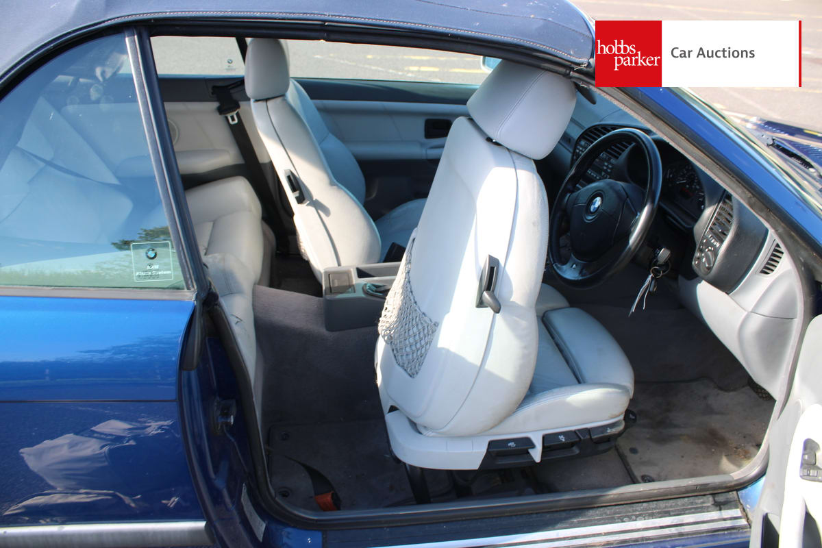 BMW 328I CABRIO AUTO image 19