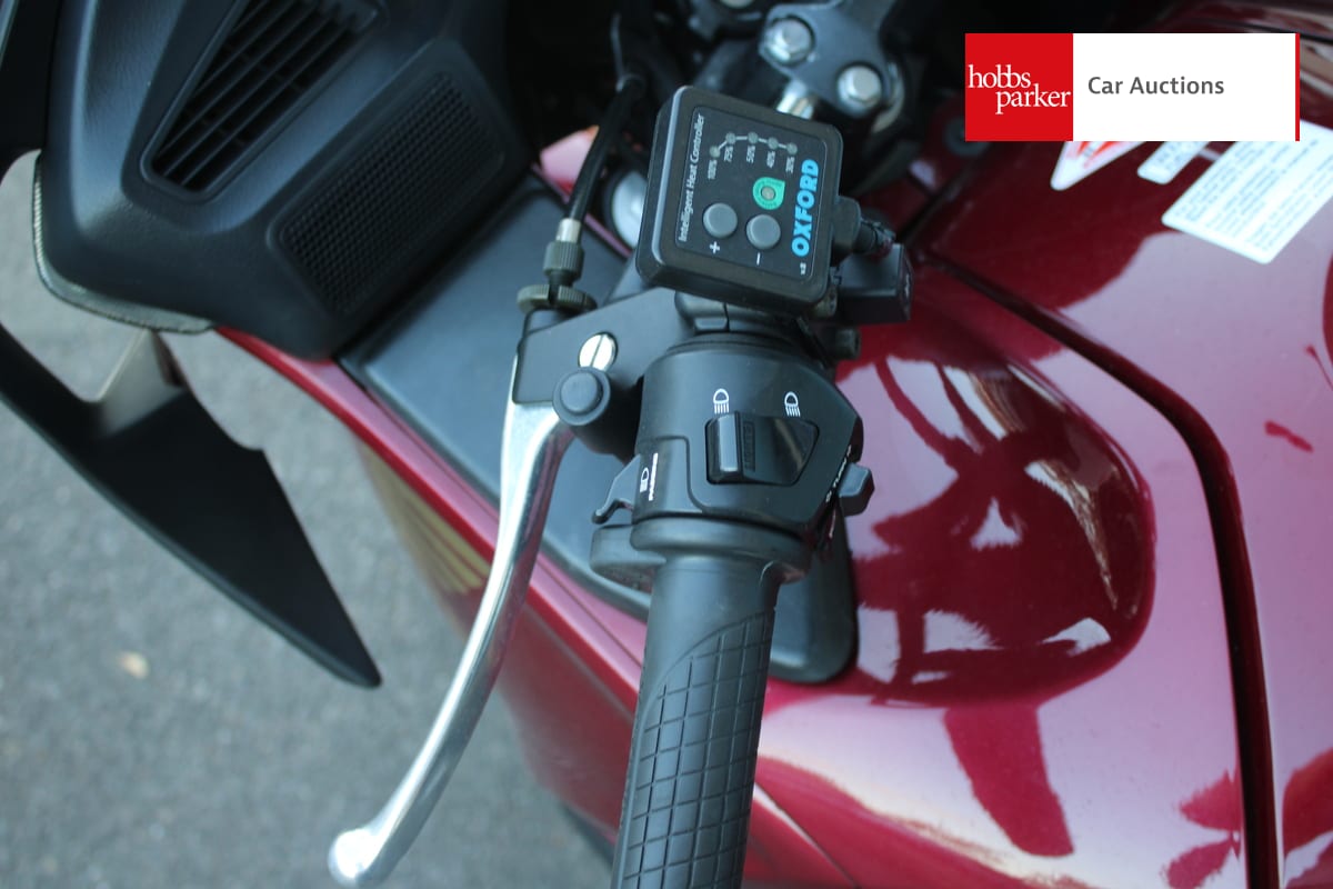 HONDA NT 700 VA-8 image 10