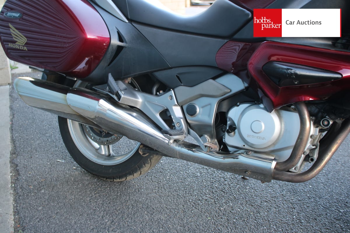 HONDA NT 700 VA-8 image 13