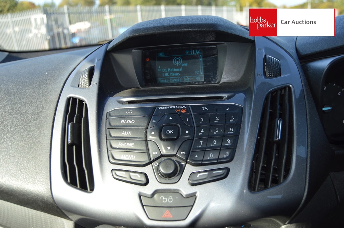 FORD TOURNEO CONNECT T-IUM TDC image 18