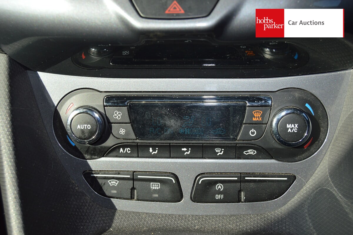 FORD TOURNEO CONNECT T-IUM TDC image 19