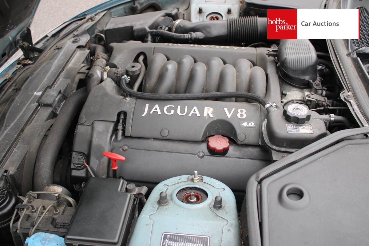 JAGUAR XK8 COUPE AUTO image 27