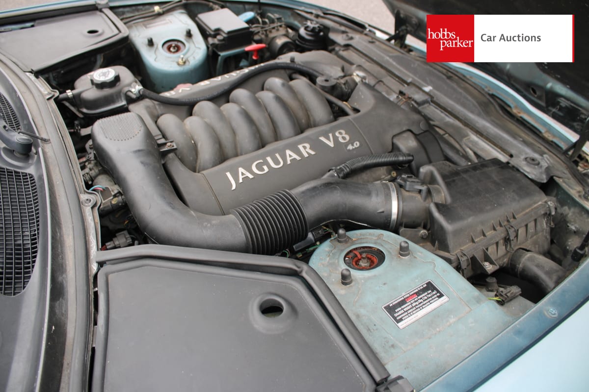 JAGUAR XK8 COUPE AUTO image 30