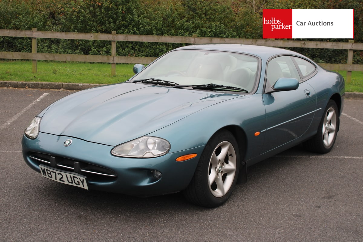 JAGUAR XK8 COUPE AUTO image 7