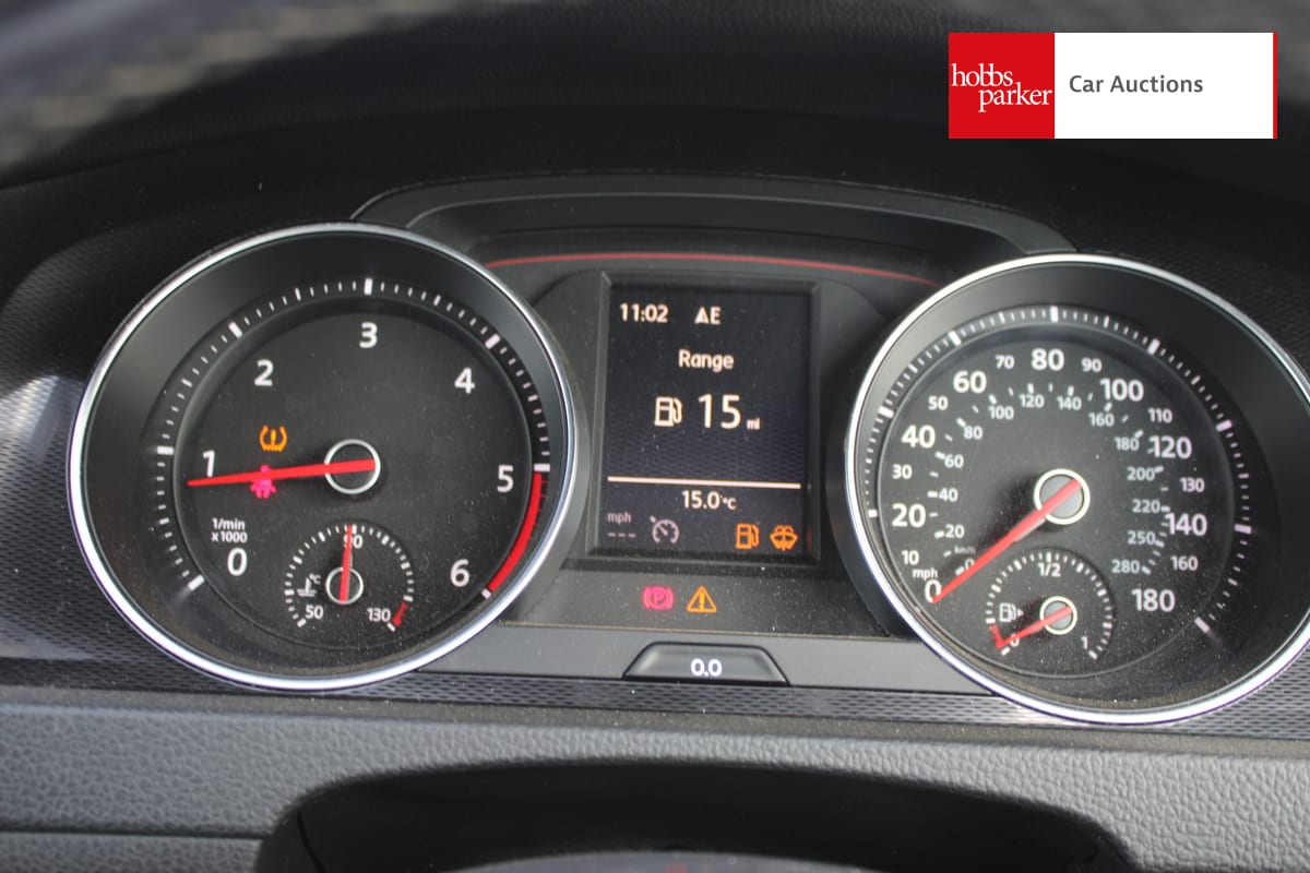 VOLKSWAGEN GOLF GTD image 16