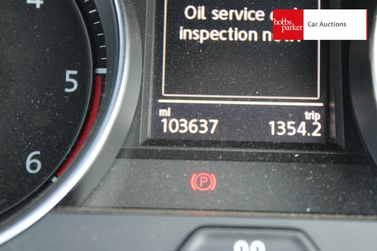 VOLKSWAGEN GOLF GTD image 17