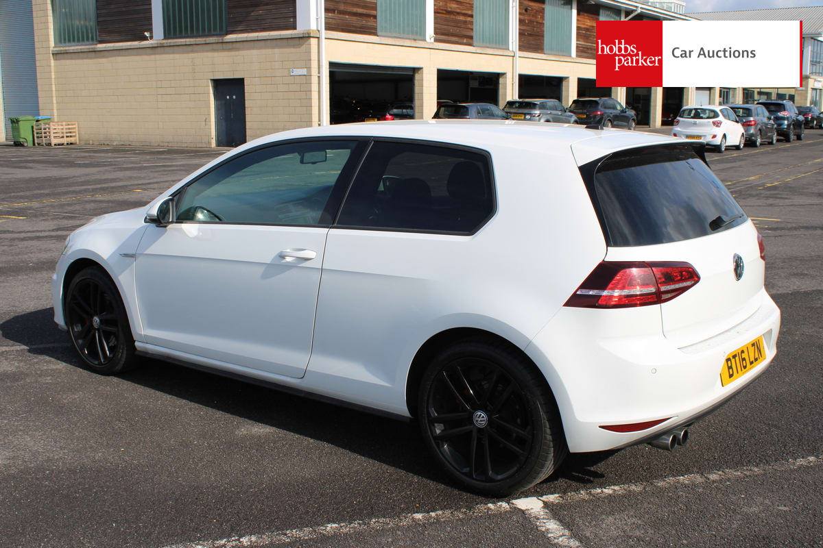 VOLKSWAGEN GOLF GTD image 5
