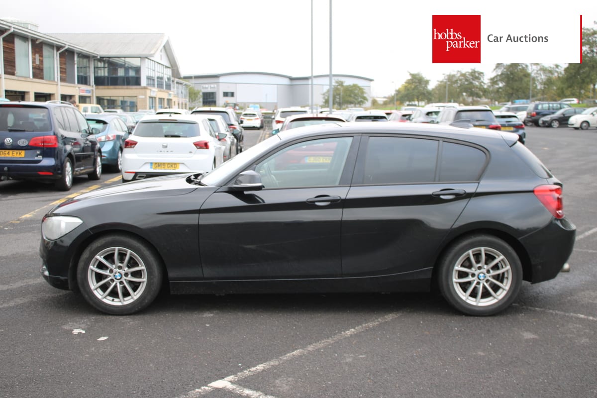 BMW 116I SE TURBO AUTO image 6