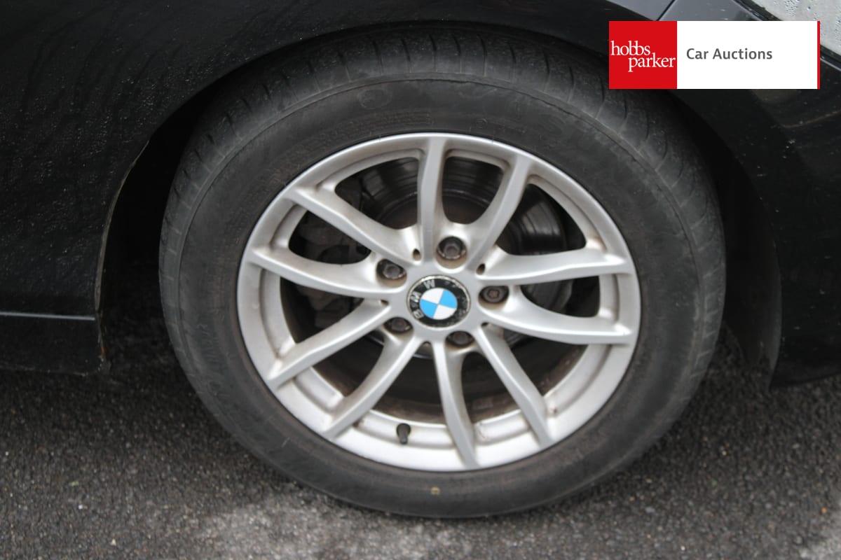 BMW 116I SE TURBO AUTO image 9