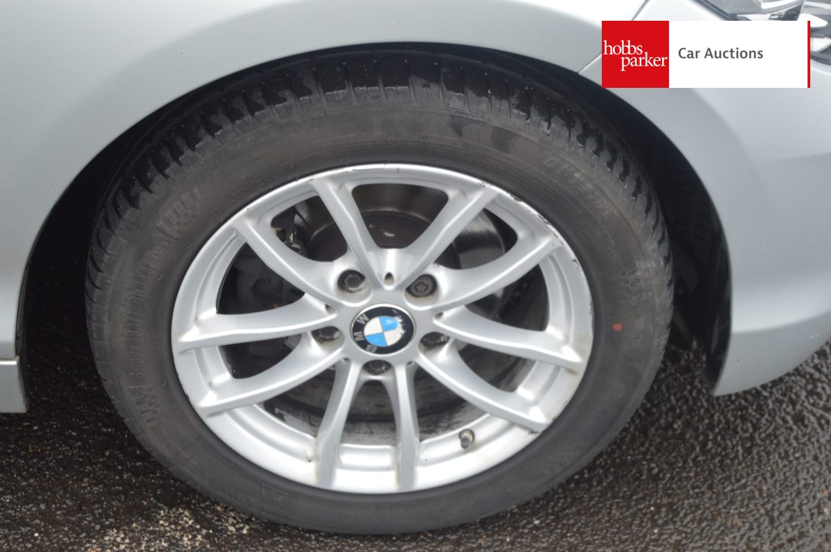 BMW 118I SE image 12