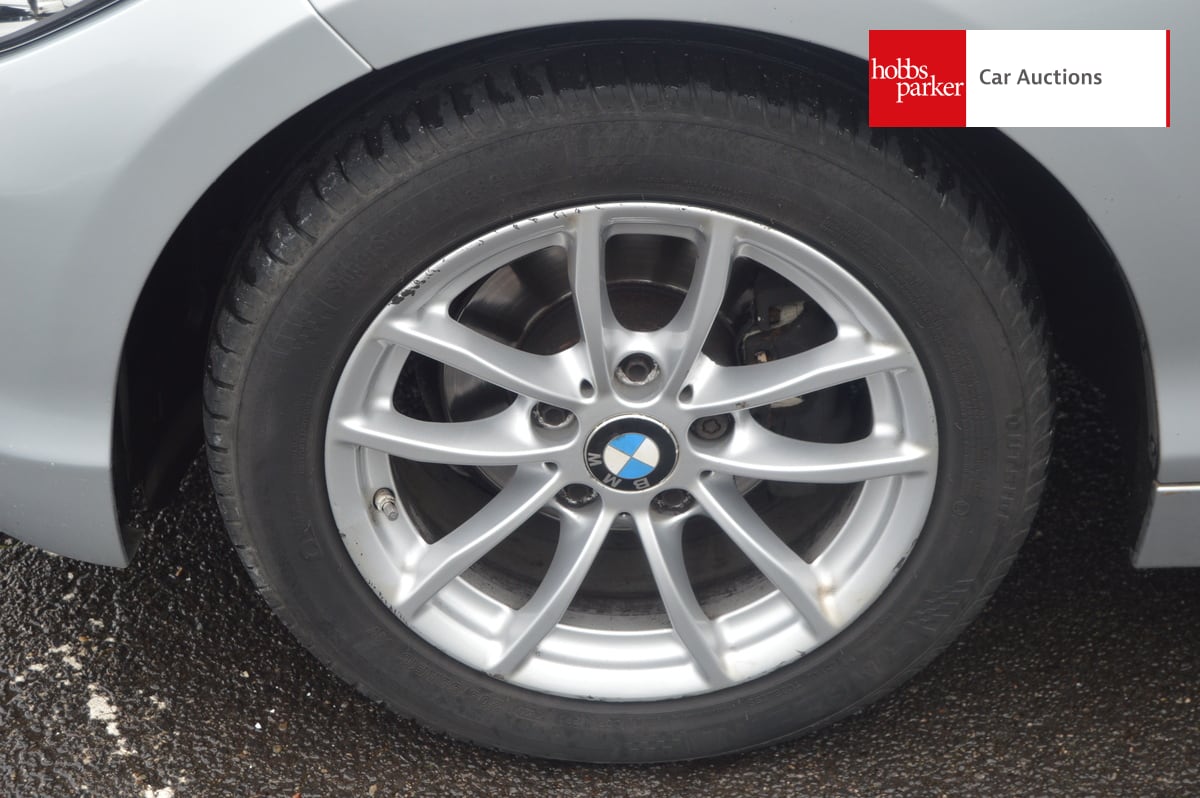 BMW 118I SE image 9