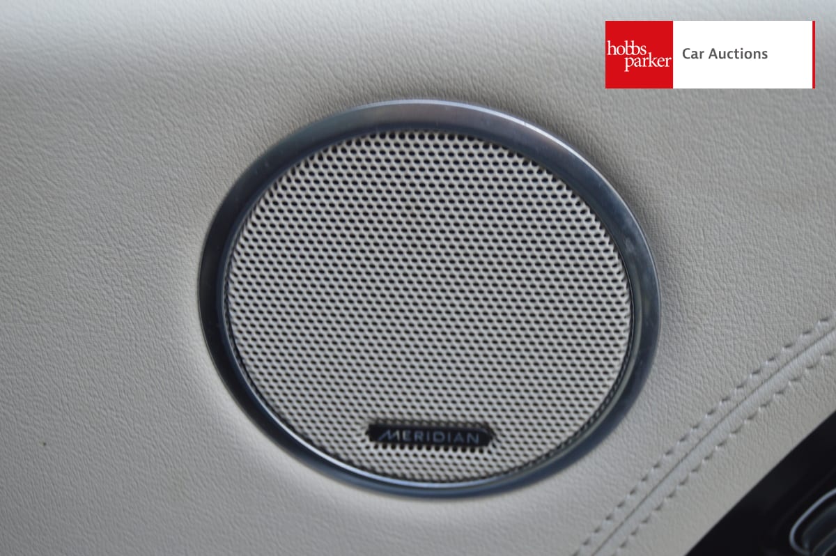 LAND ROVER RANGE ROVER VOGUE SDV6 AUTO image 19