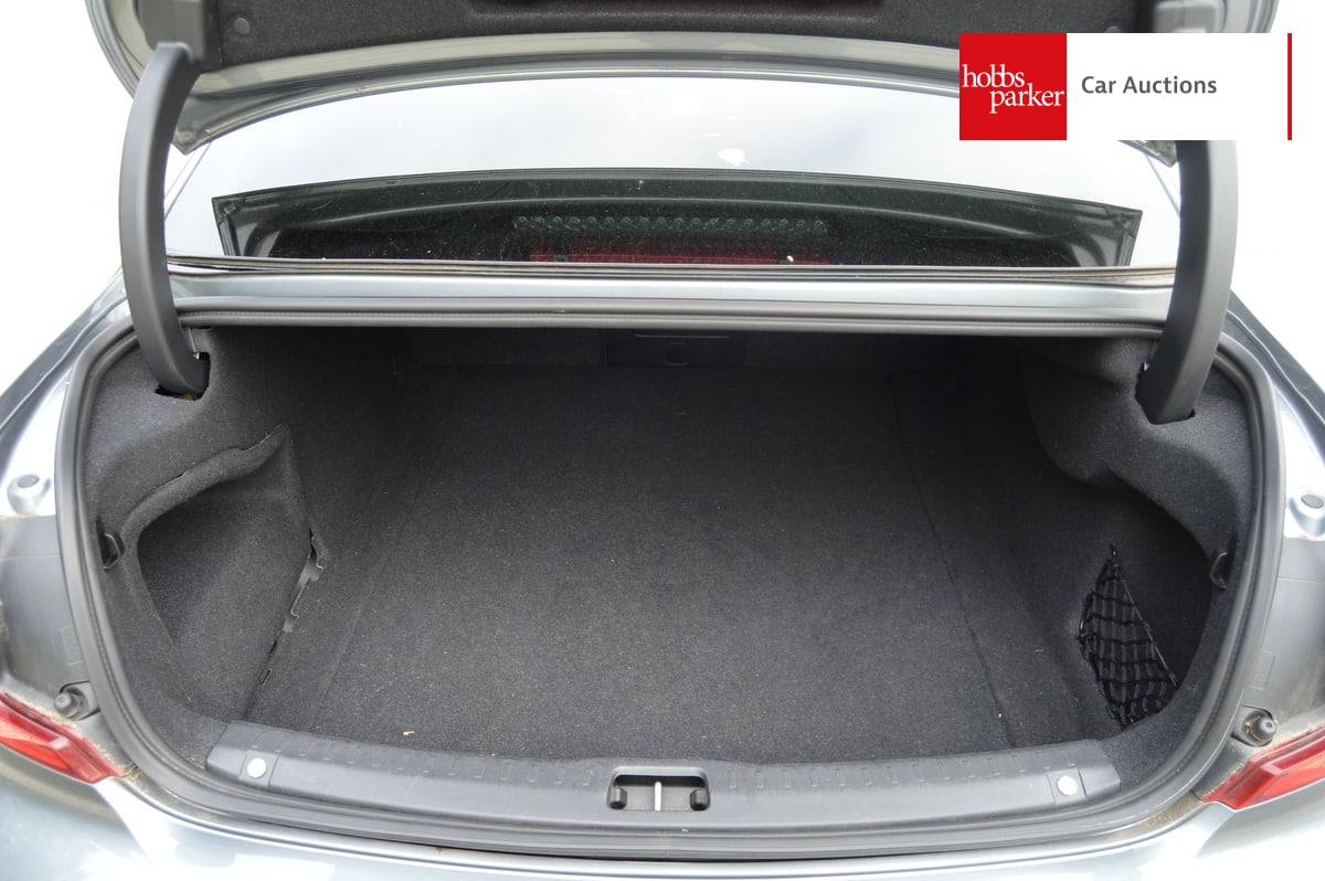 VOLVO S90 MOMENTUM PRO D4 AUTO image 15