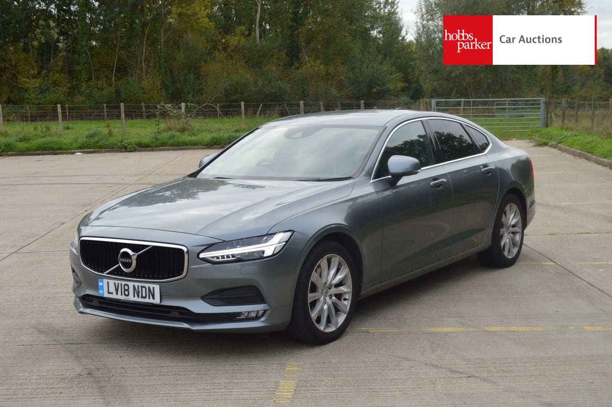 VOLVO S90 MOMENTUM PRO D4 AUTO image 7