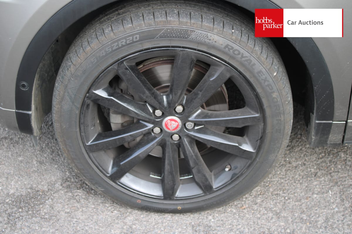 JAGUAR E-PACE R-DYNAMIC SE D AWD image 12